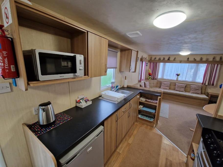 Homely 3 Bed Van @ Weymouth Bay Exterior photo