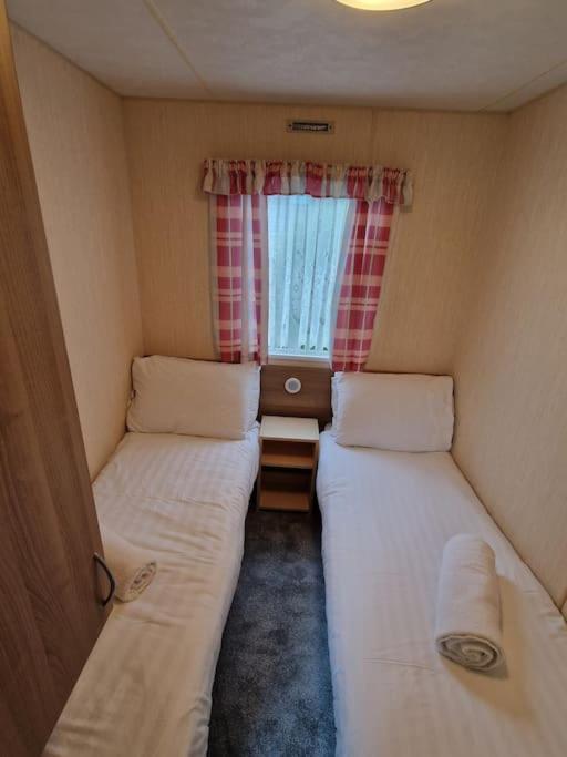Homely 3 Bed Van @ Weymouth Bay Exterior photo