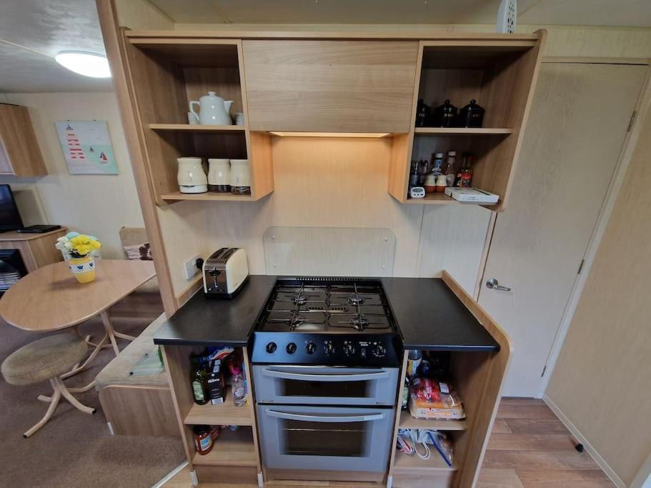 Homely 3 Bed Van @ Weymouth Bay Exterior photo